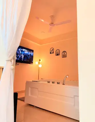 Jacuzzi with TV Screen