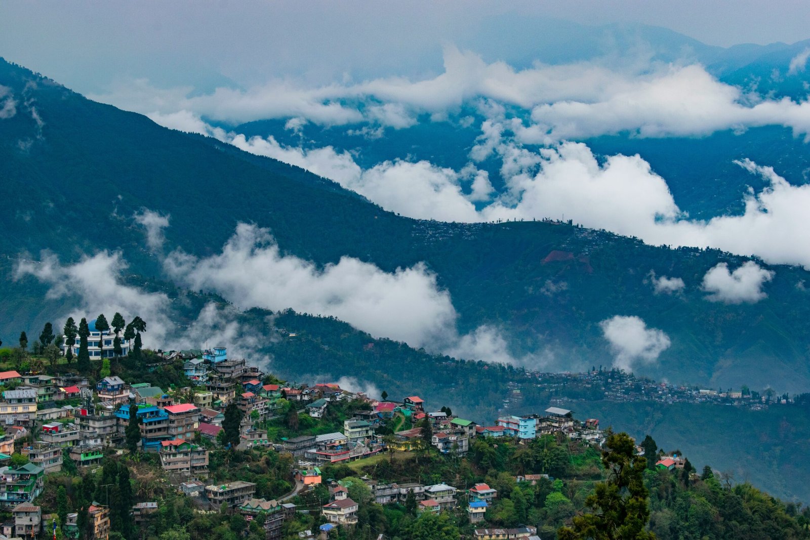https://cayetanaluxuryhomestays.com/wp-content/uploads/2025/09/Darj-1-scaled.jpg